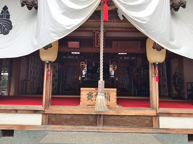 日吉神社(郡上八幡)　拝殿前
