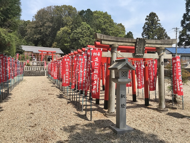 土岐一稲荷神社(大富白山神社)　全景入口