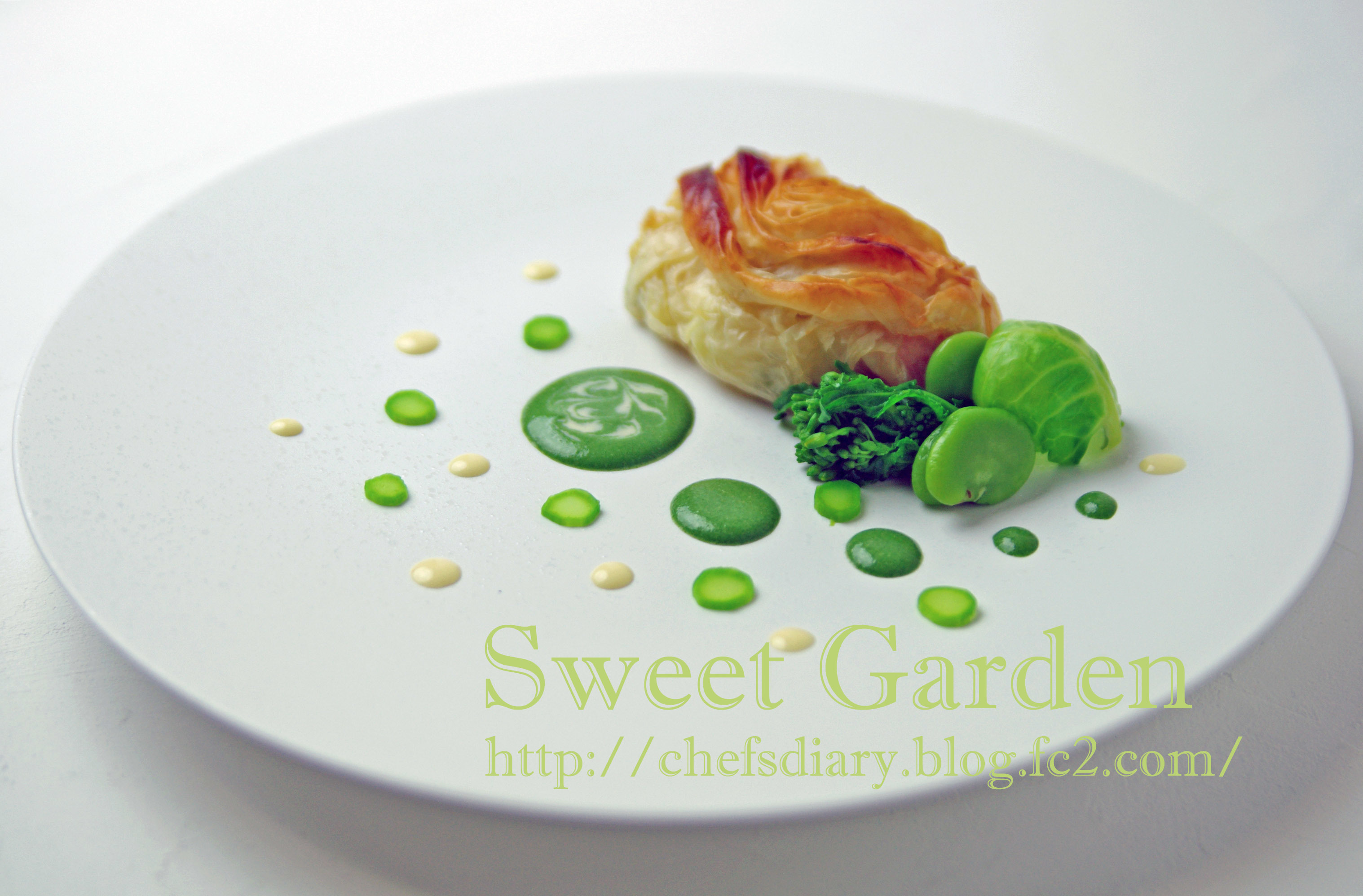 Phyllo-Wrapped Salmon with Broad Beans and Cheese　サーモンのパートフィロ包み