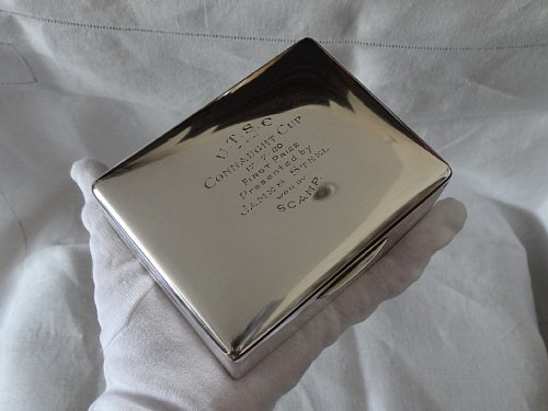 Graceful Antiques 【アイテム342/アンティーク イギリス 1919年 純銀製 (スターリング・シルバー ) の シガレット