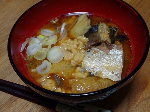 鯖缶と納豆の味噌汁