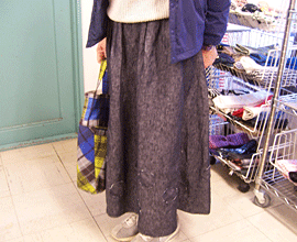 リネンデニムのパンツとスカート