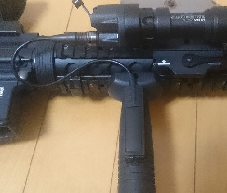 SUREFIRE M952Vレプリカのレビュー【ELEMENT製 M952V】｜行動第一 