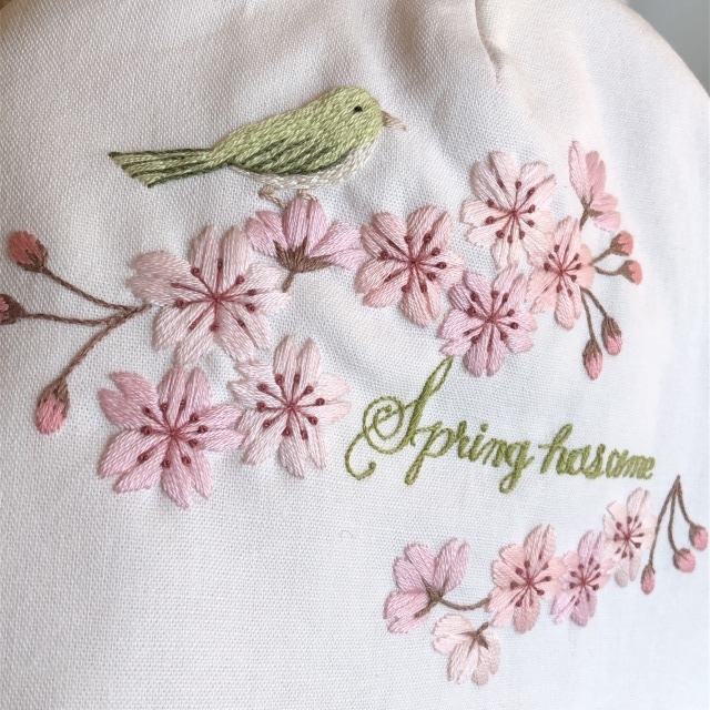 桜の季節の桜の刺繍 - フランス刺繍